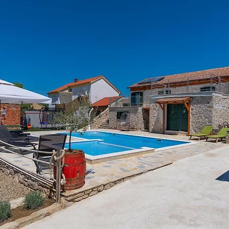 بيت للعطل Kunta *